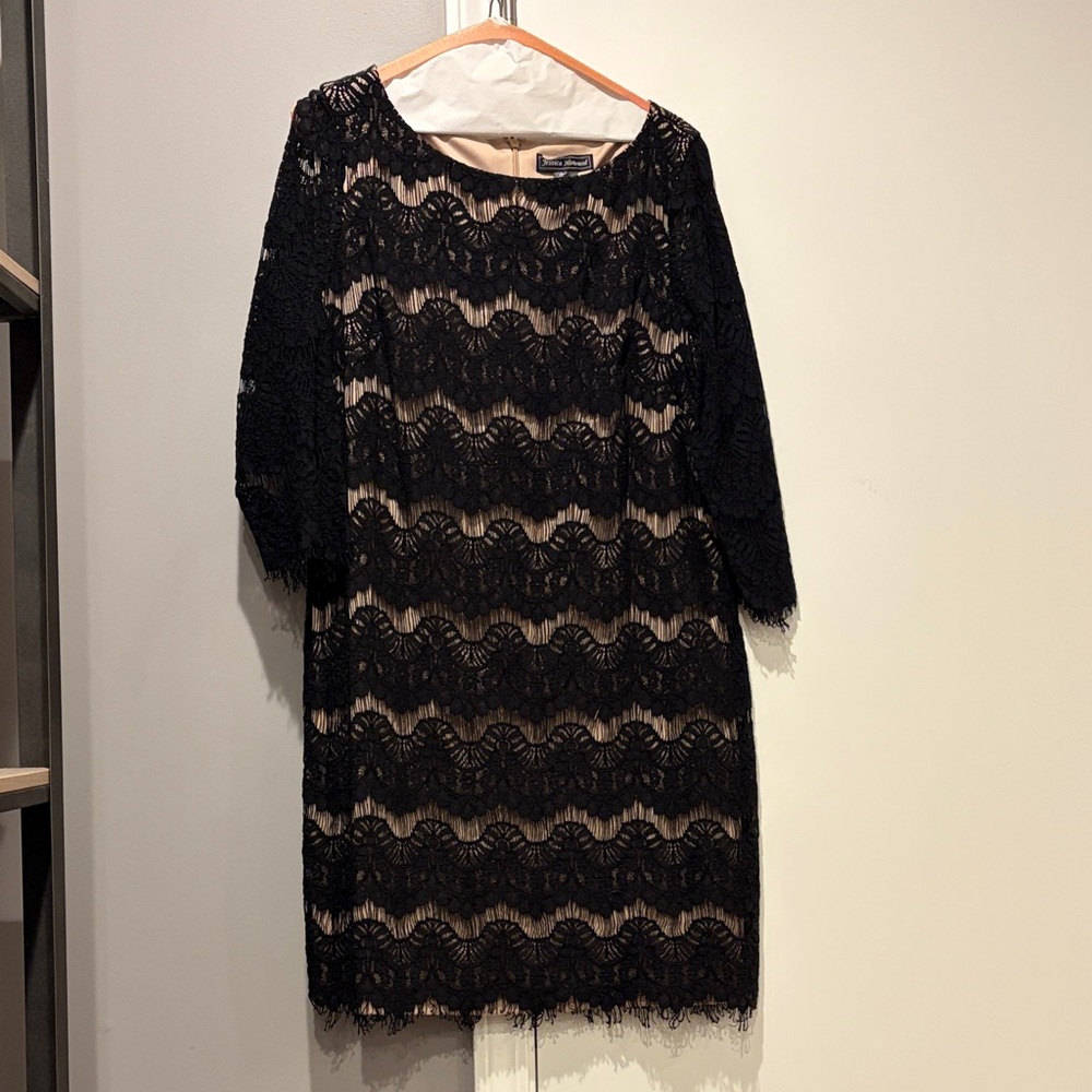 Jessica Howard Black and Beige Lace Long Sleeve Dress